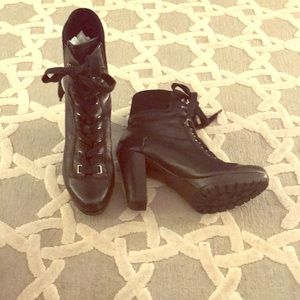 Joan & David leather and suede boots size 7 1/2